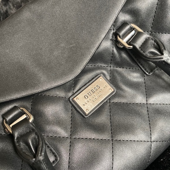 GUESS crossbody purse - Picture 4 of 4